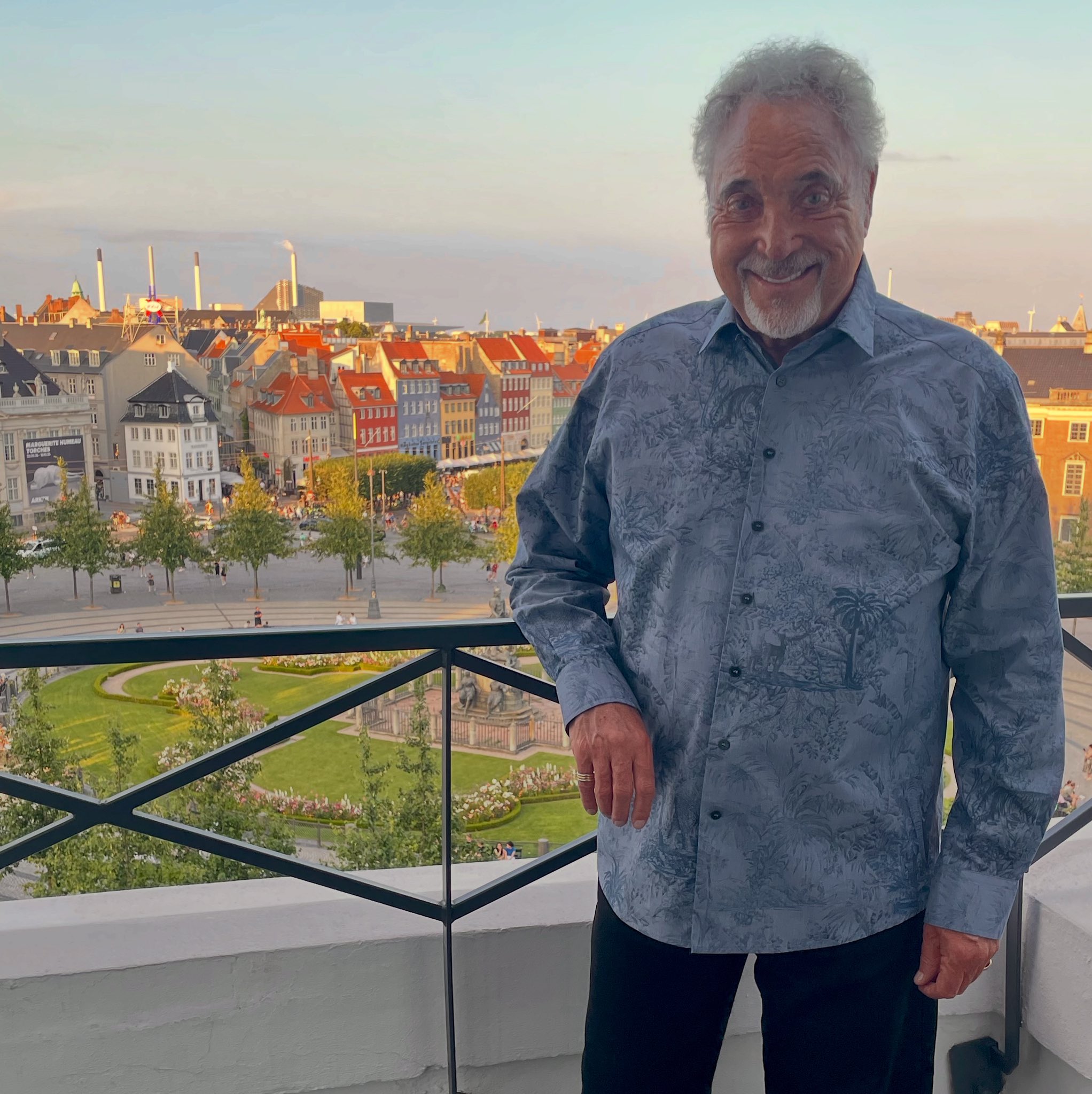 Tom Jones 